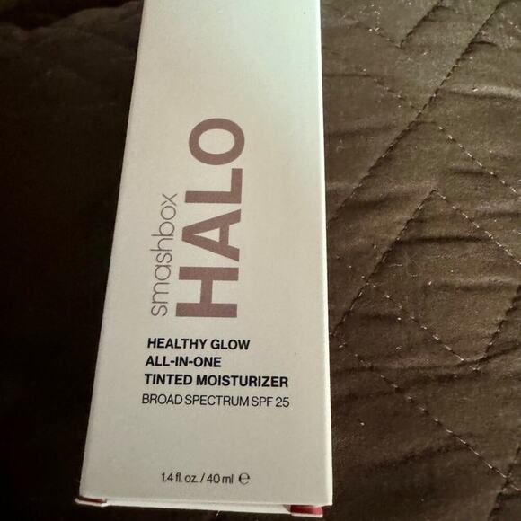 Halo Healthy Glow All-In-One Tinted Moisturizer Broad Spectrum SPF 25 Tan - Picture 1 of 5